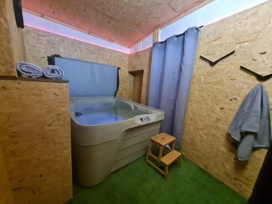 Ferienwohnung L'Escale Charliendine Charlieu Exterior foto